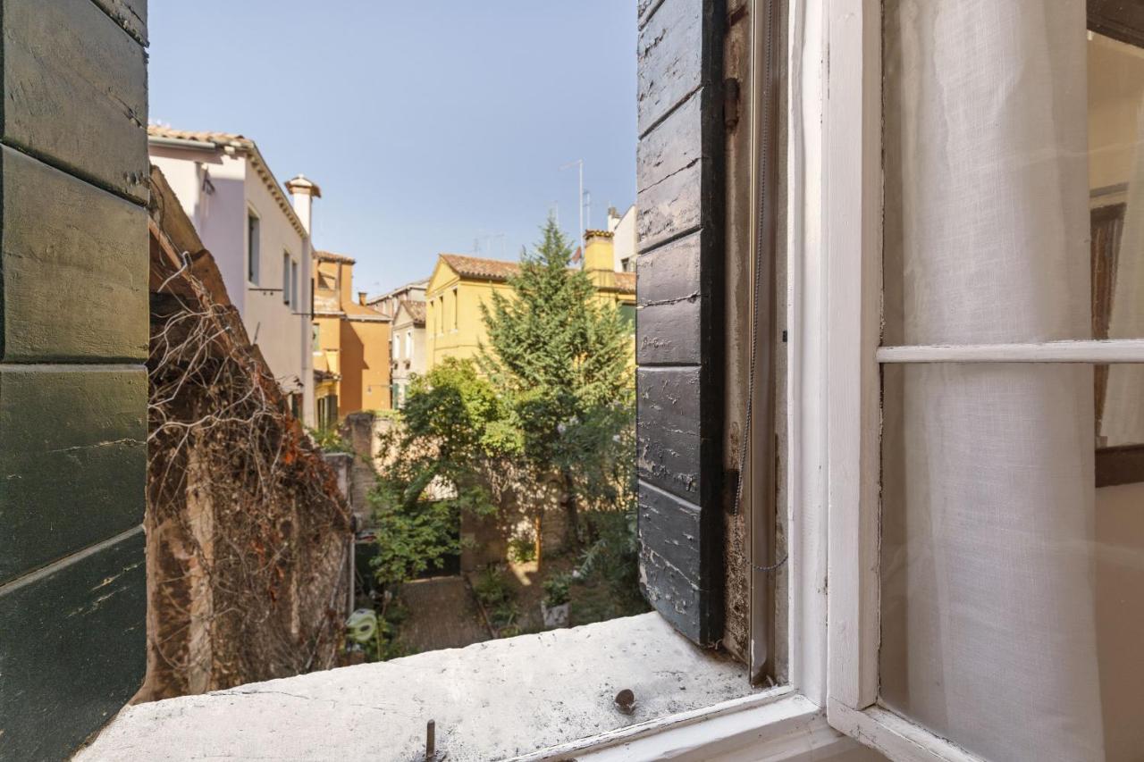 Residenza Centopietre - Dorsoduro By Wonderful Italy Venedig Exterior foto