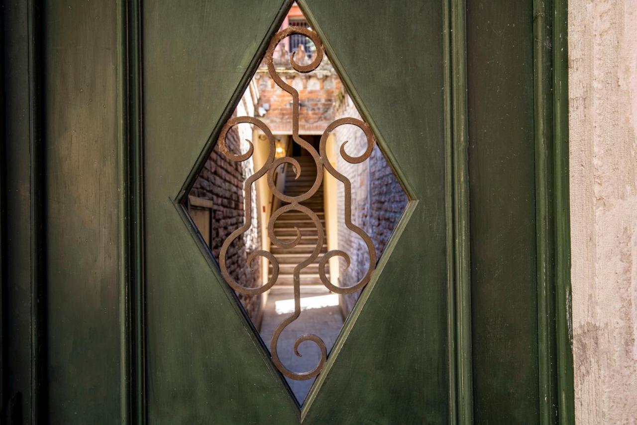 Residenza Centopietre - Dorsoduro By Wonderful Italy Venedig Exterior foto
